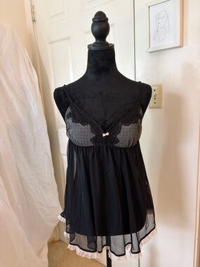 Elegant Black Lace Chemise